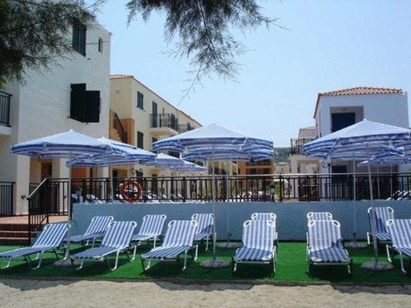 Margarita Beach Hotel Agia Marina Exterior foto